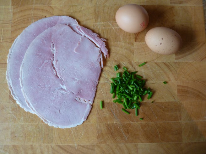 ham and egg basket ingredients